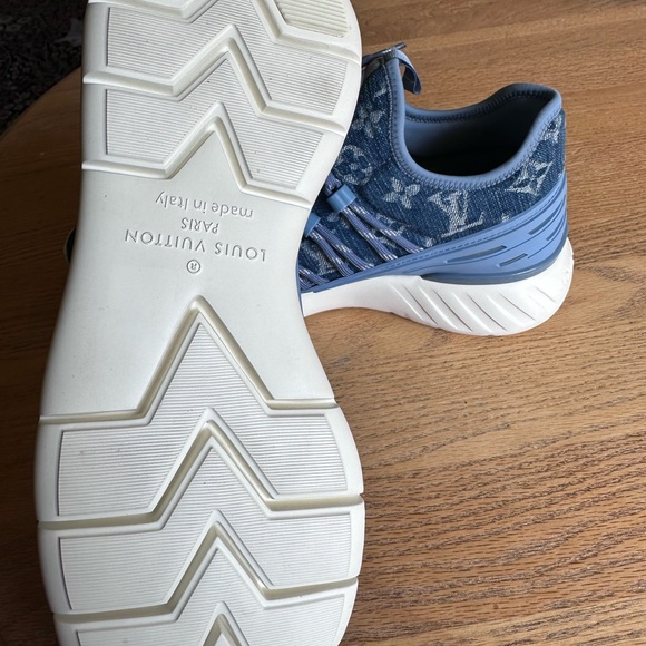 Authentic Louis Vuitton Men’s 6 sneakers. - Picture 15 of 15